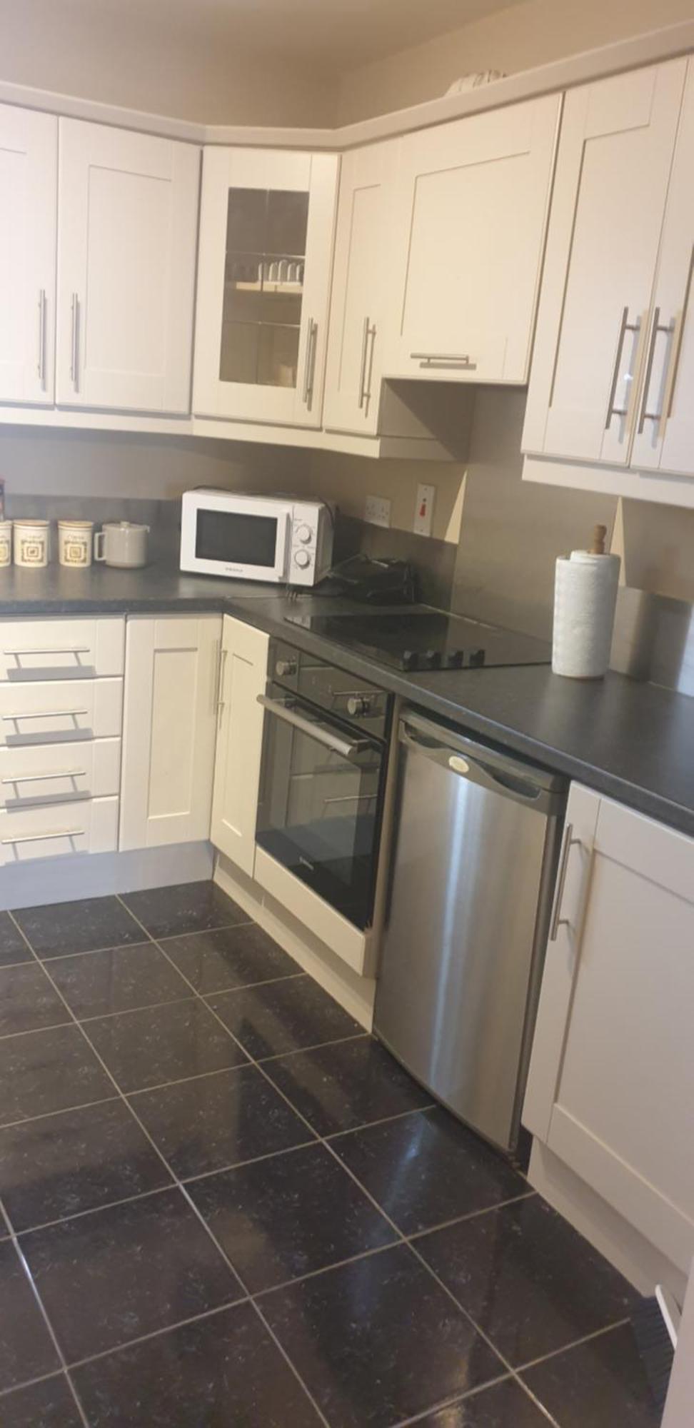 Town Centre Apartment Трим Экстерьер фото